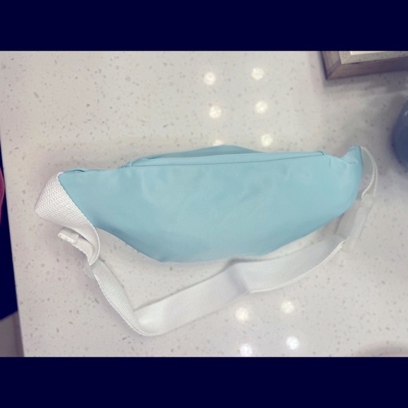 Fanny pack single adjustable zip pocket and strap - Picture 3 of 4